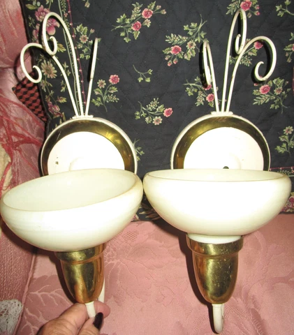 VINTAGE MID CENT LIGHTING WALL SCONSE METAL BRASS w IVORY CREAM GLASS SHADES PR Cover