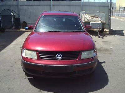 VOLKSWAGEN PASSAT RIGHT HEADLAMP # 02/98-05/01 (1998-2001) - image 1 of 2