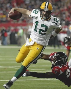 AARON RODGERS 8X10 PHOTO GREEN BAY PACKERS PICTURE GAME ACTION NFL - Picture 1 of 1