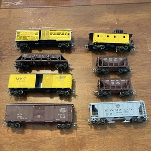 Lot of HO Scale All Metal Rolling Stock Boxcars Hoppers Caboose Spring Wheels - Picture 1 of 15