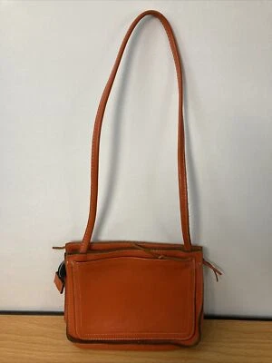 Bolso de mano de cuero naranja vintage Theodor of California sobre el hombro Foto 1 de 4