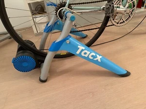 Tacx Boost Rollentrainer Radsport Radrolle - Bild 1 von 4