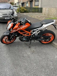 KTM Duke 390 - Picture 1 of 5