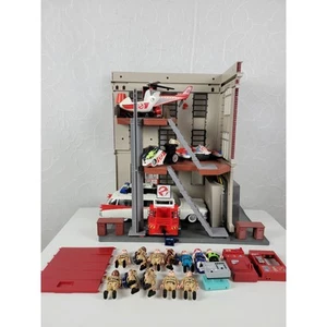 Vintage Playmobil Ghostbusters Feuerwehrhaus Action Figuren Fahrzeuge Zubehör - Bild 1 von 24