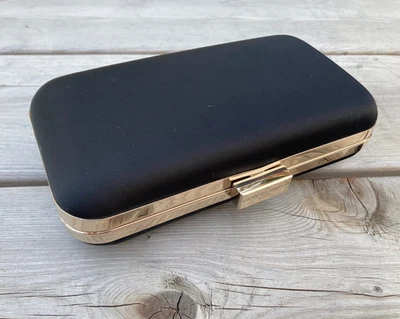 Giorgio Armani Perfumes Estuche Rígido Negro Oro Foto 1 de 4