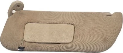 Parasol izquierdo usado se adapta a: Ford Freestar 2004 con iluminación L. con puerta de garaje abierta Foto 1 de 4