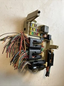 04-06 Ford Ranger central junction box fuse Body Control Module 5L5T-14B476-DD - Picture 1 of 3