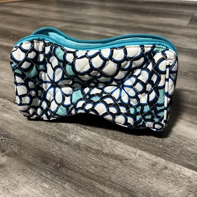 Modella Quilted Travel Pouch Cosmetic Bag Makeup Bag - Image 1 of 4