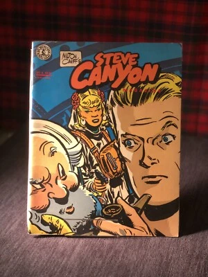 TPB — VF — Steve Canyon 6 — Milton Caniff — 大画幅漫画 — 厨房水槽压机 — 第 1/2 张图片