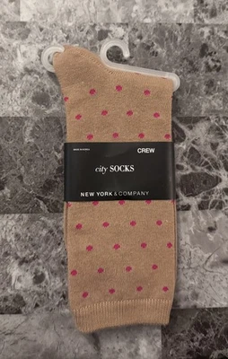 NWT NEW YORK & COMPANY ONE SIZE BEIGE PINK POLKA DOT CREW SOCKS CITY SOCKS - Image 1 of 2