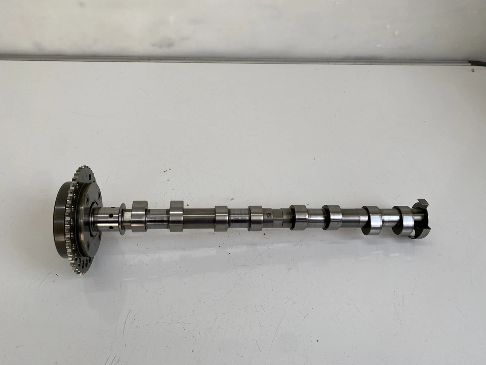 Árbol de levas de admisión motor híbrido/gasolina BMW 330e G20 G21 20222 2.0 8664036 N230 Foto 1 de 4