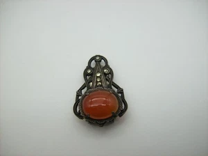 Antico piccolo abito Art Deco argento sterling marcasite e corniola cabochon clip - Foto 1 di 23