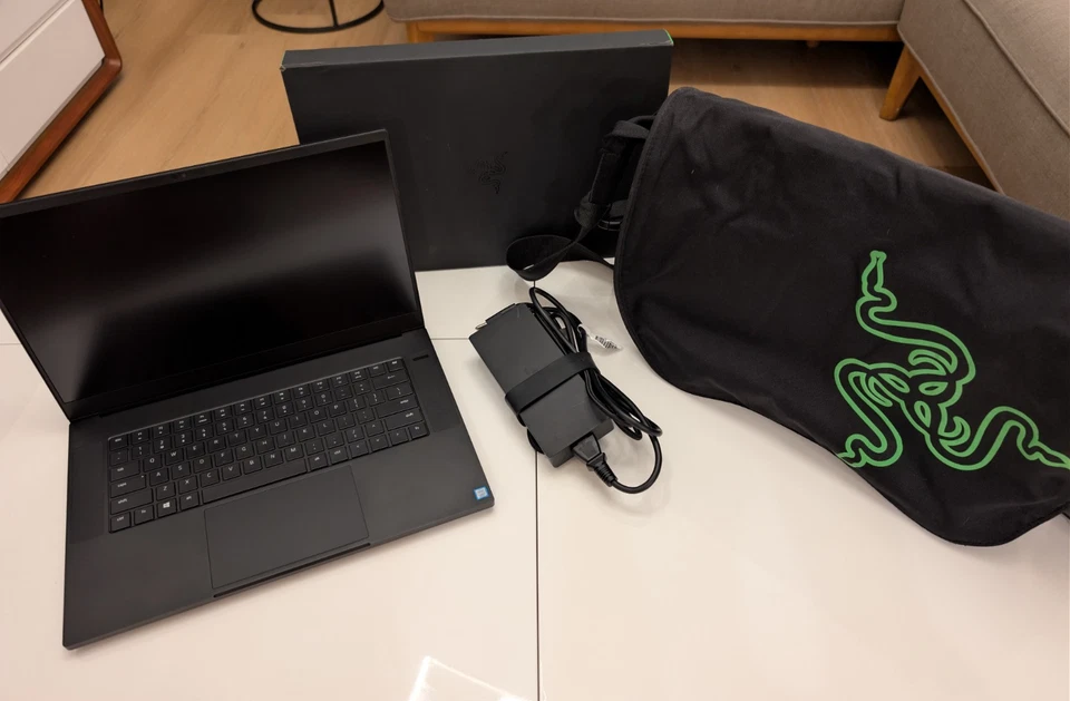 Portátil ultradelgado para juegos Razer Blade 15 RTX 2080 Max-Q 144Hz i7 16GB 512GB SSD Foto 1 de 4