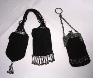 2 Vintage gehäkelte Geldbörsen ~ viktorianische Misers & Ringmünze ~ schwarz mit Silber - Bild 1 von 12