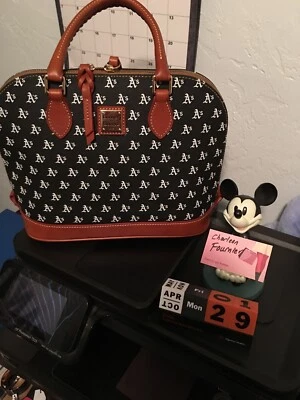 Bolso Dooney And Bourke Oakland A’s Cremallera Cremallera Nuevo con Etiquetas Foto 1 de 4