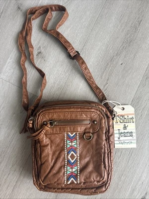 Bolsa tiracolo couro marrom nova com etiquetas alça longa bolsos ajustáveis fecho com zíper - Imagem 1 de 4