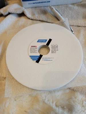 NORTON 66253043757 StrghtGrindWhl,1.25"CN,60 Grit,8"Dia, 1CTK7. - Image 1 of 4