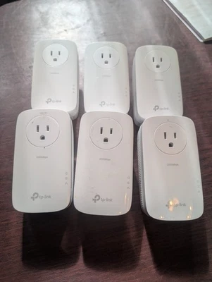 TP-Link | AV2000 TL-PA9020P| Passthrough Powerline Network Extender (Individual) - Image 1 of 2