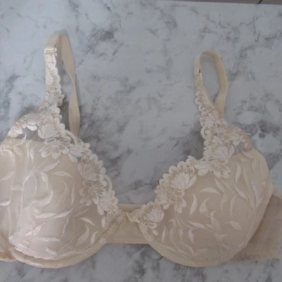Wonder Bra 38C Cream Embroidered Extravagance Push Up Plunge Padded Underwire - Image 1 of 4