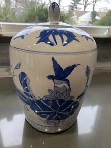 Vintage BLUE&WHITE ASIAN GINGER JAR&LID Hummingbird Lotus  12" - Picture 1 of 10
