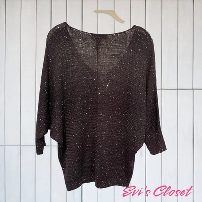 Suéter INC International Concepts Negro y Plata Brillante Cuello en V Talla Mediana Foto 1 de 4