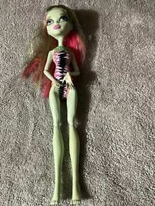 Monster High Venus McFlytrap Swim Class Puppe evtl. Haarschnitt - Bild 1 von 8