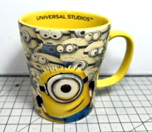 Minions Mayhem Despicable Me 3D-geprägte 14 Unzen Kaffeetasse/Becher Universal Studios - Bild 1 von 6
