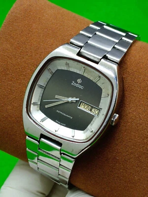 vintageZODIAC ASTROQUARTZ watch Quartz Day / Date Indicator . It works and stops - Image 1 of 4