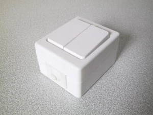 KOPP Serienschalter AP FR STANDARD arktis-weiss (IP44) Aufputz Doppel 1polig - Bild 1 von 1