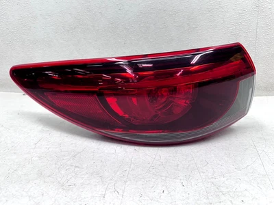 2016-2017 MAZDA 6 LANTERNA TRASEIRA LATERAL ESQUERDA QUARTO PAINEL LANTERNA TRASEIRA, FABRICANTE DE EQUIPAMENTO ORIGINAL LOTE 3630 - Imagem 1 de 4