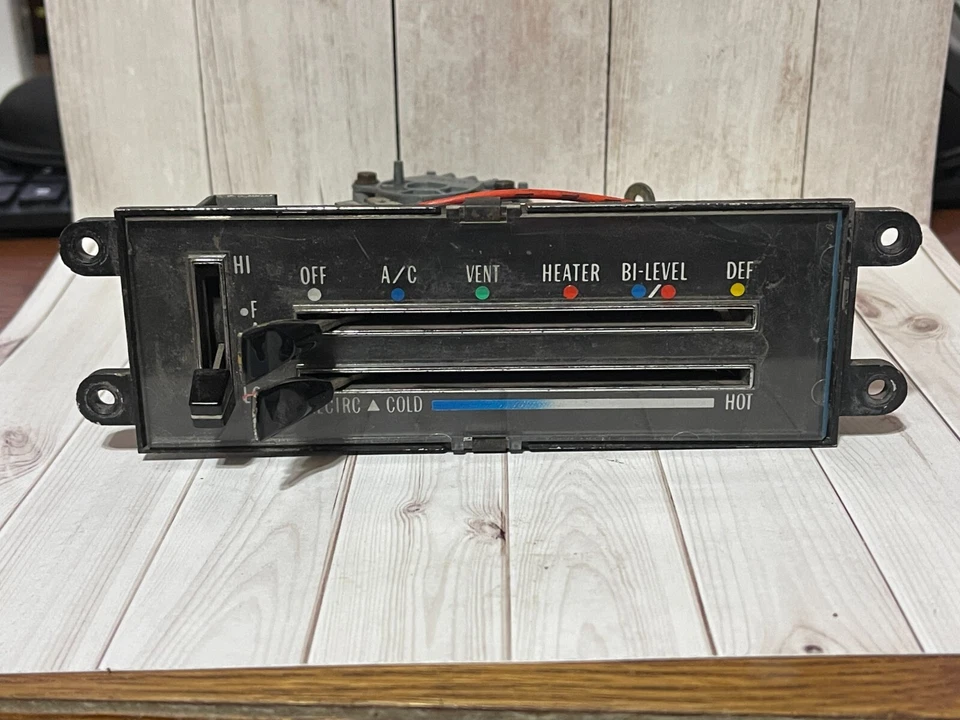 Control de calefacción GM Oldsmobile Toronado años 70 OEM 7930280 con arnés de manguera Foto 1 de 4