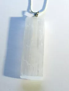 Collar Colgante de Cristal de Carga de Selenita Natural Reiki Chakra Bar Hombres Mujeres - Imagen 1 de 6