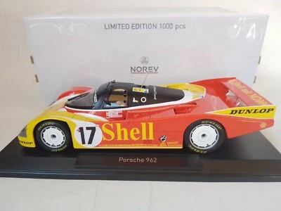 Norev Porsche 962 SHELL #17 Stuck Bell Ludwig 24h Le Mans 1988 1/18 187413 - Immagine 1 di 3