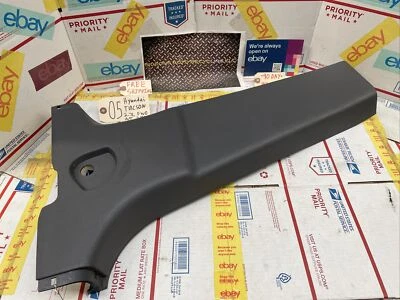 05-09 HYUNDAI TUCSON CONDUCTOR IZQUIERDO B PILAR EMBELLECEDOR CUBIERTA INFERIOR GRIS # 85835-2E000 Foto 1 de 4