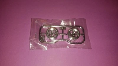 Martini Tamiya 1/20 Sprue J 1979 Lotus Type 79: ruedas delanteras Foto 1 de 2