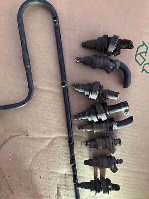 Riel de inyección de combustible Jaguar XJ6 con 6 inyectores serie 2,3 84-87 Foto 1 de 4