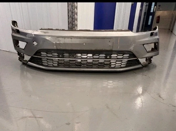 GENUINE VW TIGUAN 2016 2017 2018 2019 FRONT BUMPER P/N 5NA807221 - Image 1 of 4