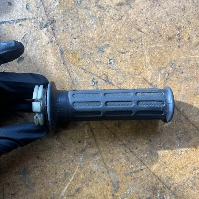 Tubo de acelerador de empuje y empuñaduras Honda 53141-300-010 CBR 600 F3 CBR600 F3 Foto 1 de 4