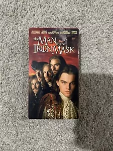 The Man in the Iron Mask (VHS 1998) Leonardo DiCaprio, Jeremy Irons - Picture 1 of 10