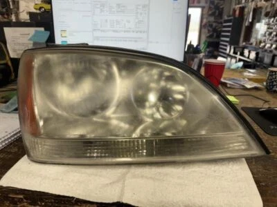 Faro derecho pasajero Kia Sorento 2005-2006 fabricante de equipos originales Foto 1 de 3