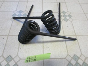 Vintage 80 Kawasaki Invader 440 L/C Snowmobile Suspension Front Arm Springs - Picture 1 of 6