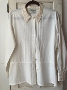 VTG Susan Bristol Blouse Size 8 Ladies Ivory Crochet Collar Mother Pearl Buttons - Picture 1 of 7