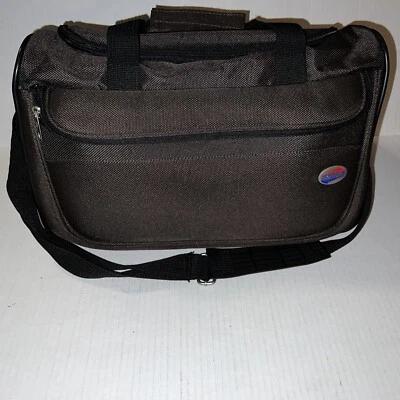American Tourister 棕色行李袋 随身携带 带肩带手柄 15 英寸 x 8 英寸 x 10 英寸 — 第 1/4 张图片