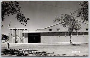 Williston Norths Dakota ~ Armeria della Guardia Nazionale ~ Articolo RPPC c1955 - Foto 1 di 2