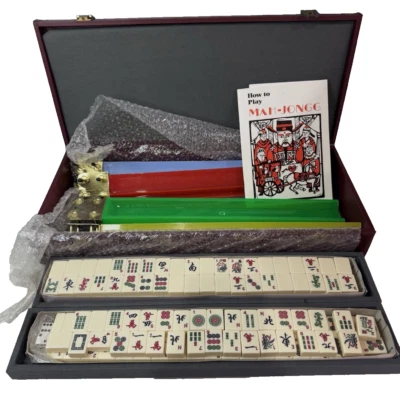 VINTAGE USED MAH JONG SET VINYL CASE 153 TILES GOOD CONDITION 4 RACKS - Image 1 of 4