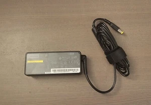 Caricabatteria adattatore CA ORIGINALE LENOVO THINKPAD 65W 65W X1 T450 T460 T470 - Foto 1 di 4