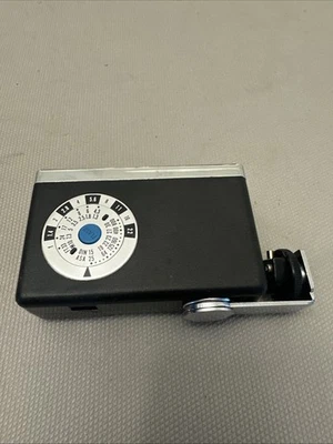 Vivitar 151 Electronic Flash Untested - Image 1 of 4