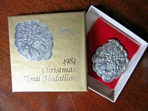 1984 STERLING ORNAMENT VON TOWLE. ''BLUMENMEDAILLON'' - Bild 1 von 3