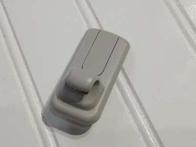 Jeep Cherokee 2014-2018 delantero izquierdo o derecho parasol gancho soporte OEM Foto 1 de 4