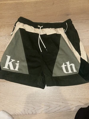 KITH TURBO SHORTS GREEN SZ M MEDIUM - Image 1 of 4